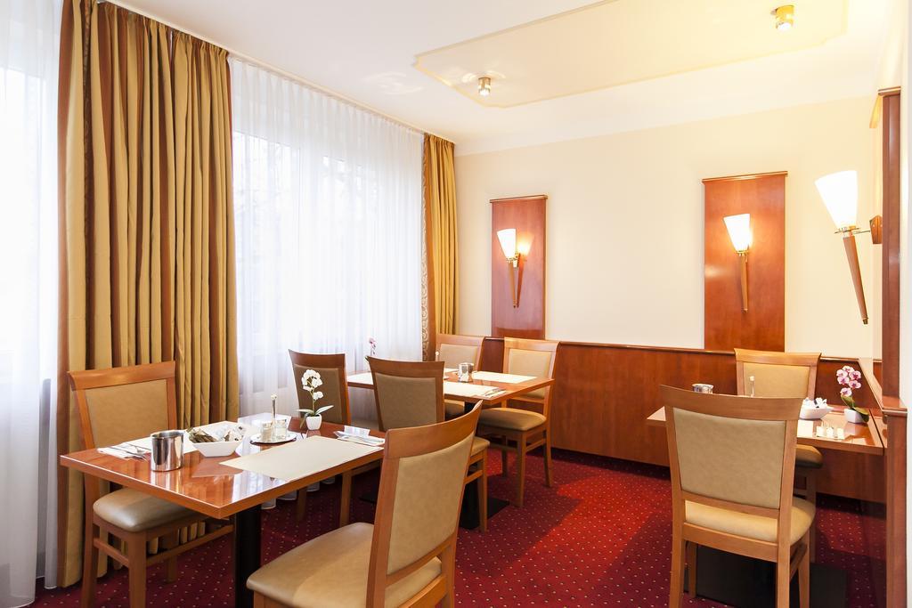 Hotel Am Berliner Platz Langenfeld  Buitenkant foto